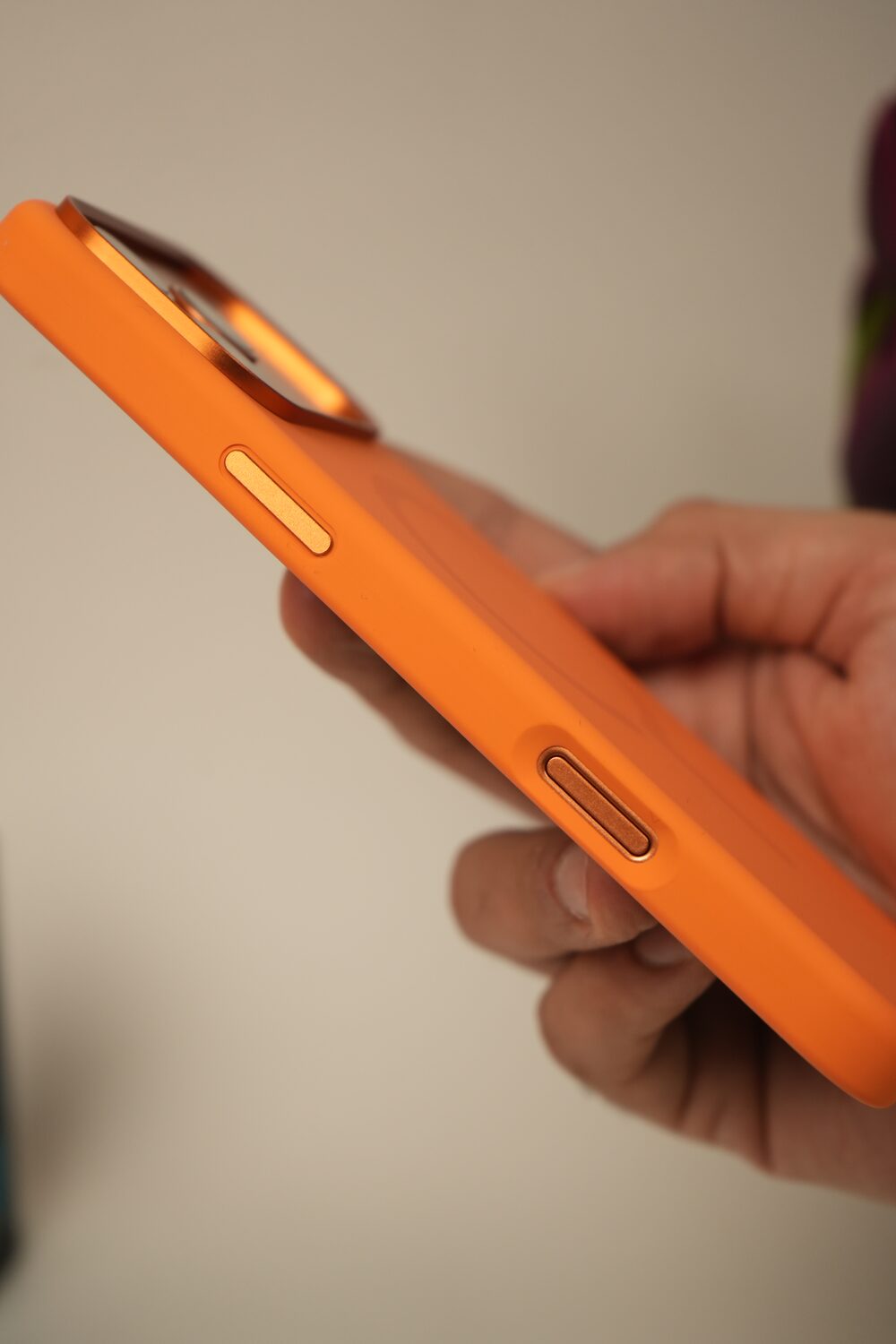 iPhone 17 Series: Silicone MagSafe Case / Cover