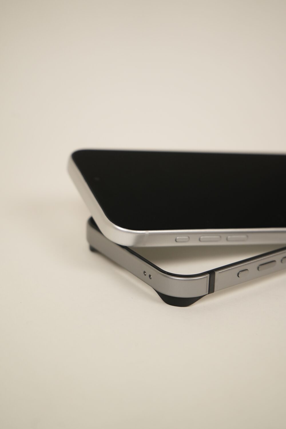 iPhone 17 Pro Max Metal Bumper Case with Reinforced Corners & Raised Camera Edges | Slim Industrial Protection