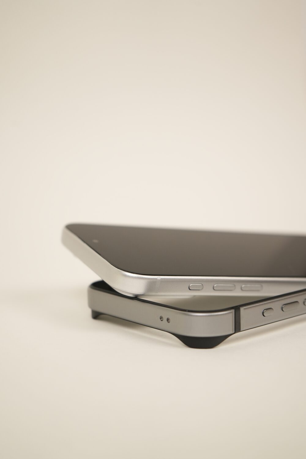 iPhone 17 Pro Max Metal Bumper Case with Reinforced Corners & Raised Camera Edges | Slim Industrial Protection
