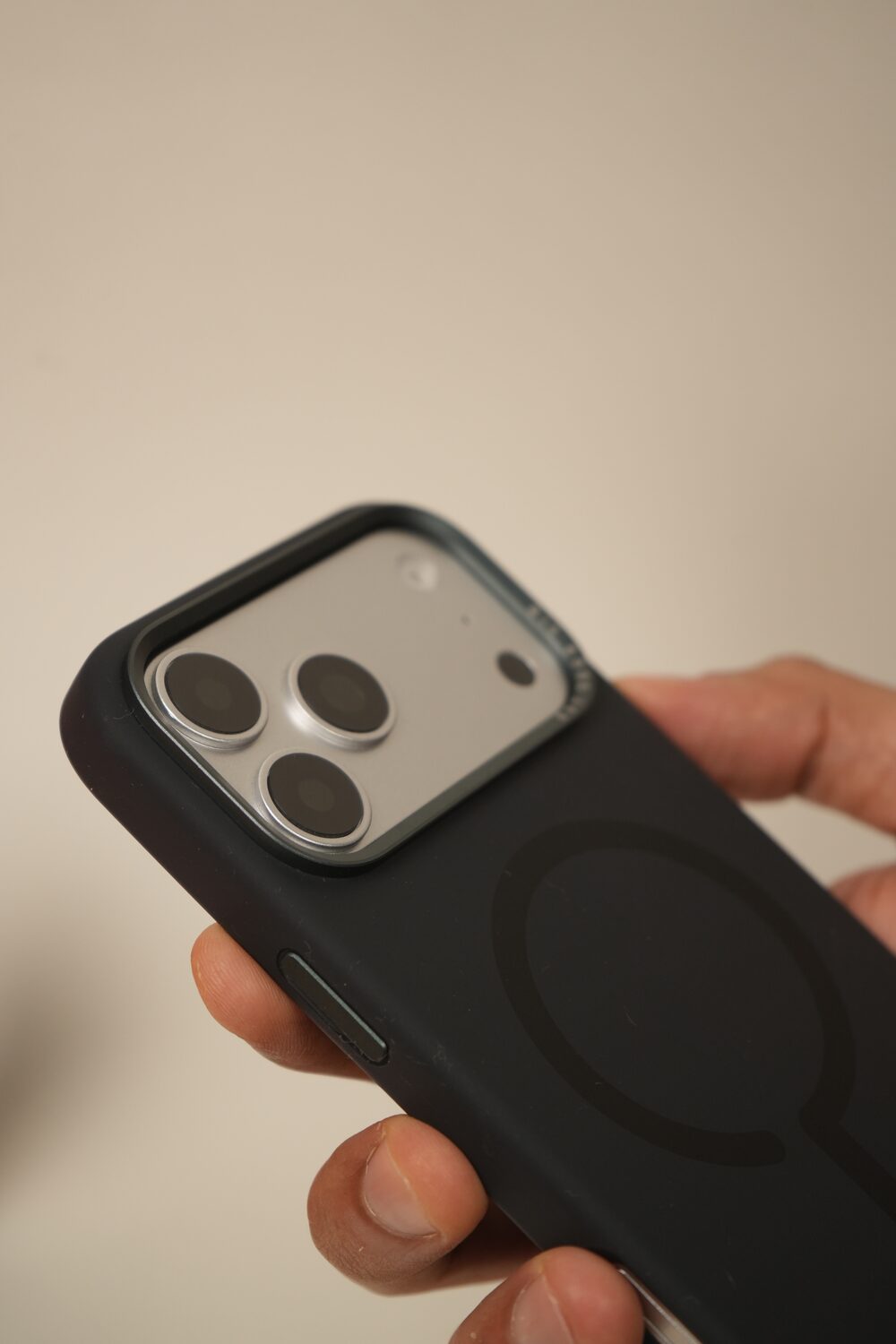 iPhone 17 Series: Silicone MagSafe Case / Cover
