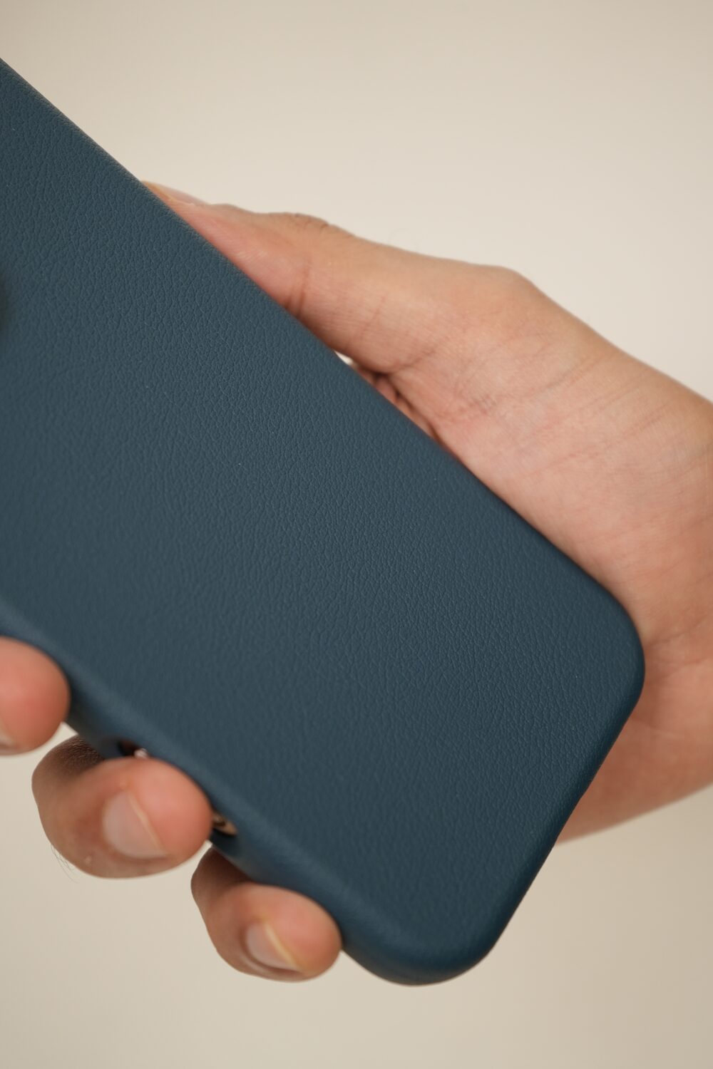 iPhone 16 Pro Max Pebble Grain Leather MagSafe Case with Metal Camera Bump | Slim & Anti-Scratch