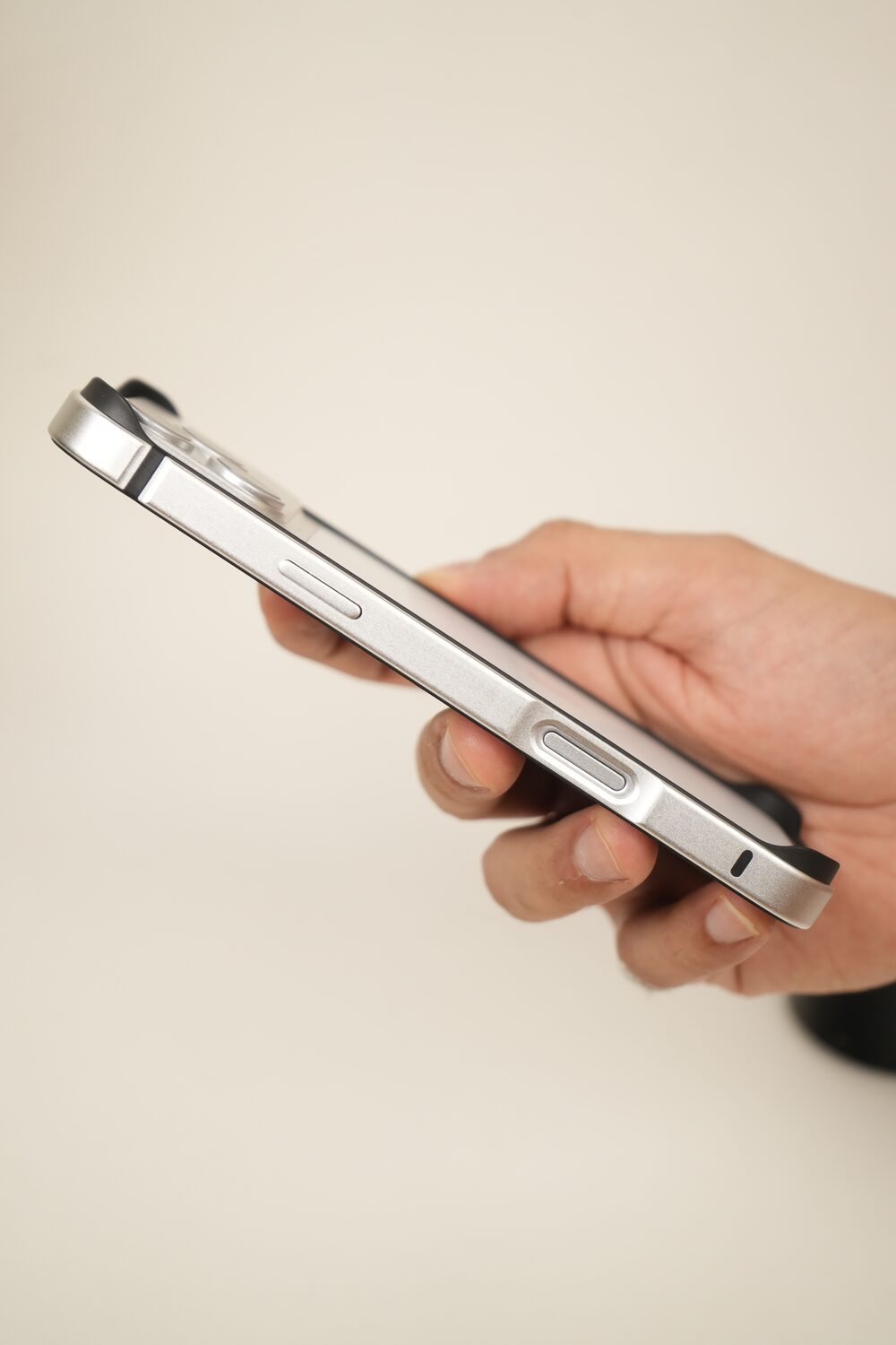iPhone 17 Pro Max Metal Bumper Case with Reinforced Corners & Raised Camera Edges | Slim Industrial Protection